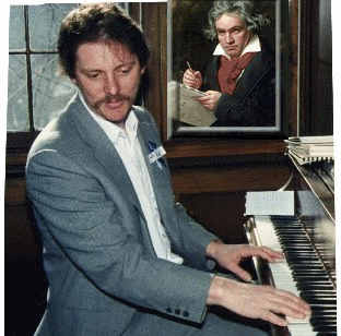 Composer Pianist Robert Hindel